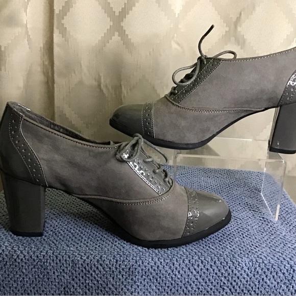 Karen Scott Kara Cap Toe Oxford Pumps - Picture 8 of 12